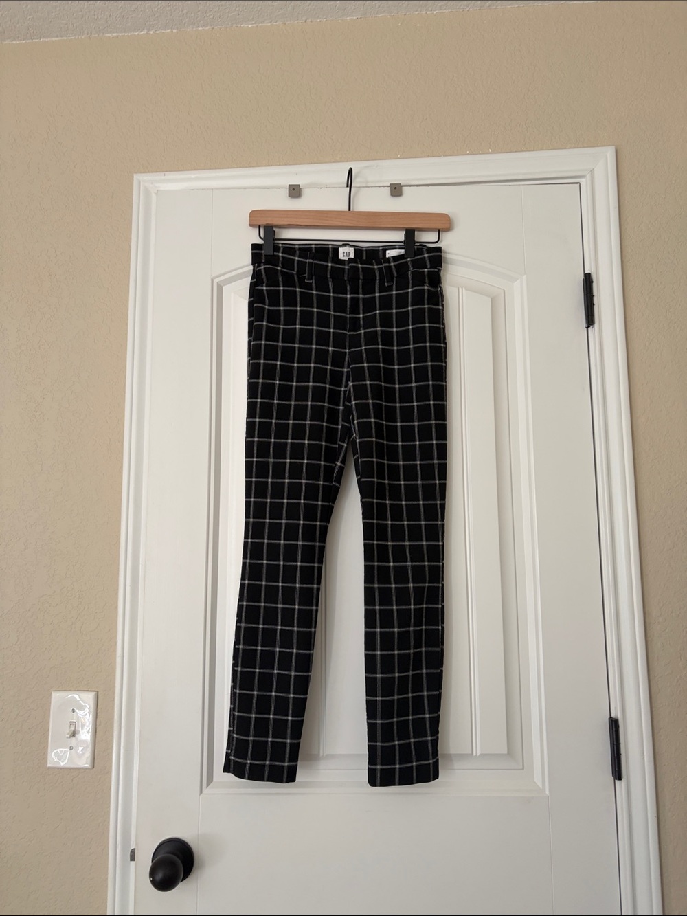GAP Black Windowpane Cropped Pants